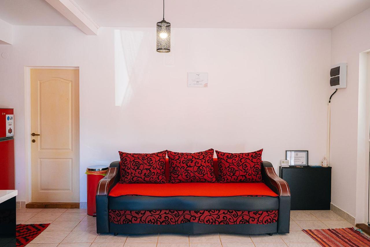 Pensiunea Izabel ลากูโรซู ภายนอก รูปภาพ